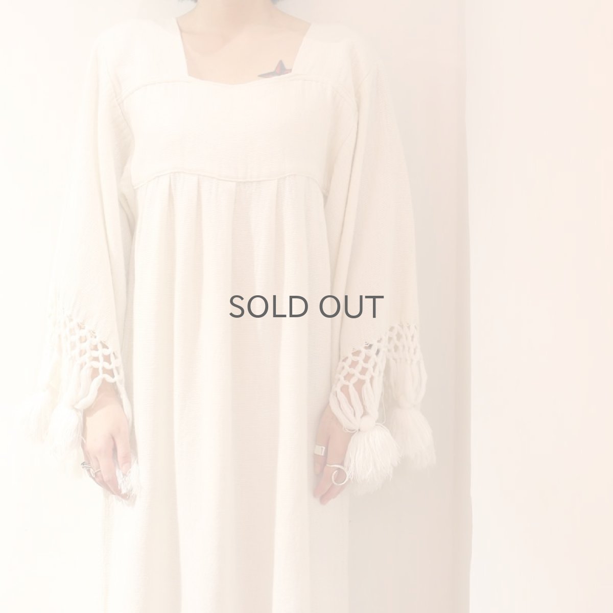 画像8: VINTAGE TASSEL DESIGN DRESS (8)