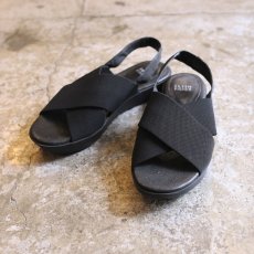 画像1: CROSS DESIGN HEEL STRAP SANDAL / 8M (1)