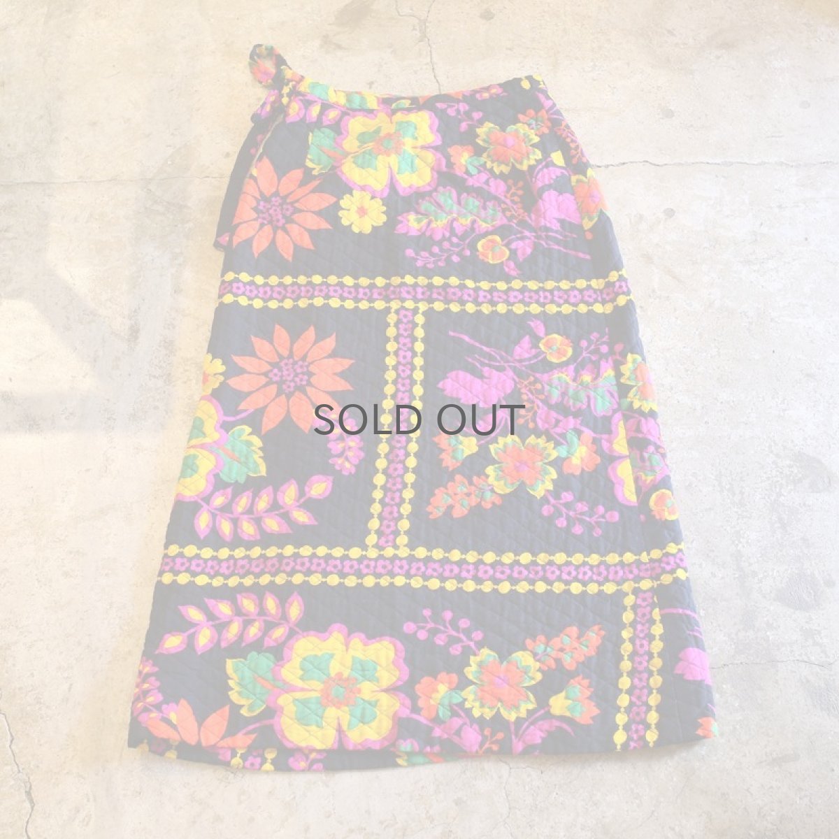画像2: 1960~70's VINTAGE QUILTING WRAP SKIRT / FREE (2)