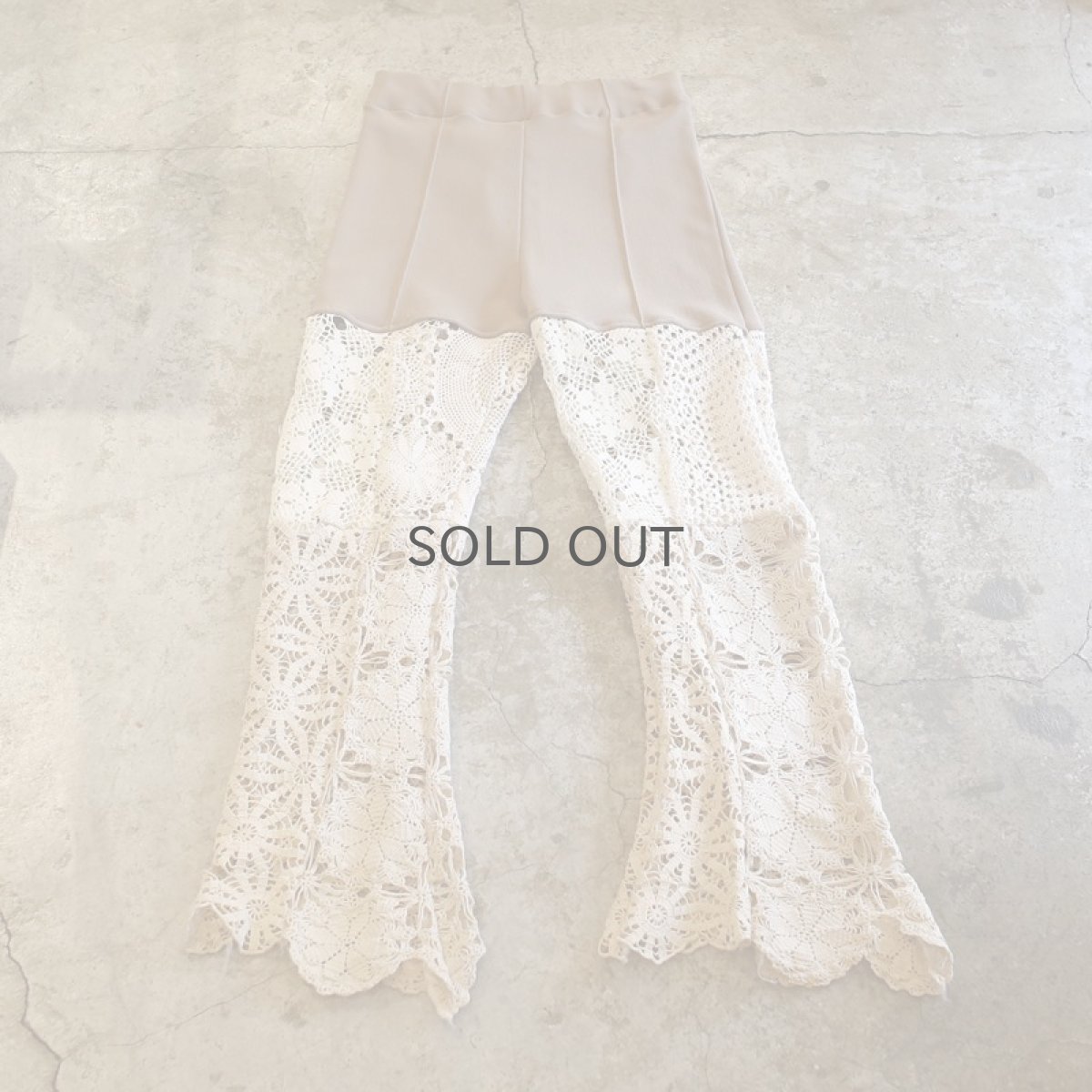 画像1: 【Wiz&Witch】VINTAGE LACE FLARE PANTS / W26~ (1)