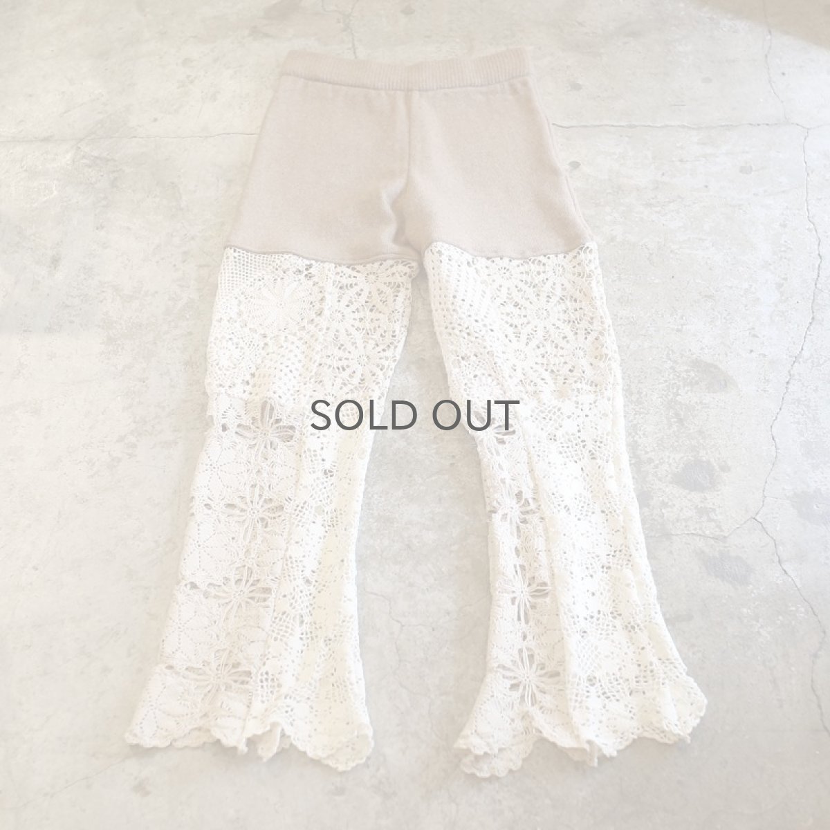 画像1: 【Wiz&Witch】VINTAGE LACE FLARE PANTS / W26~ (1)