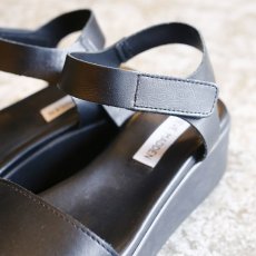 画像4: LEATHER STRAP DESIGN SANDAL / 37 / MADE IN ITALY (4)