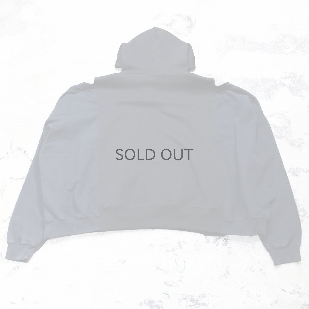 画像2: 【Wiz&Witch】"UNITED" OPEN SHOULDER WIDE HOODIE  / OS (2)