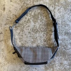 画像2: GLEN CHECK PATTERN WAIST POUCH (2)