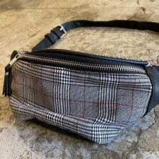 画像3: GLEN CHECK PATTERN WAIST POUCH (3)