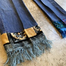 画像6: 【Wiz&Witch】"DIRTY BEAUTIFUL"  VINTAGE RUG FRINGE DENIM PANTS / W28 (6)