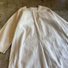 画像4: 20's~30's ANTIQUE LINEN INITIAL ONE-PIECE / Ladies M (4)