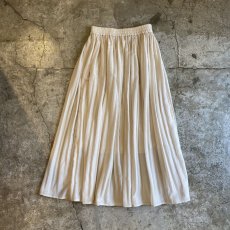 画像1: WHITE COLOR PLEATED LONG SKIRT / W25~W29 (1)