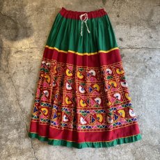 画像1: OLD EMBROIDERY NATIVE TIERED SKIRT / FREE (1)