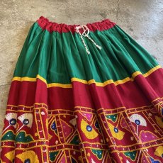 画像4: OLD EMBROIDERY NATIVE TIERED SKIRT / FREE (4)