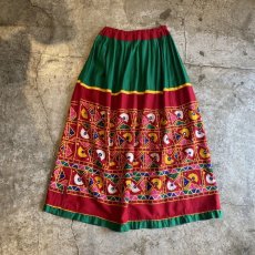 画像2: OLD EMBROIDERY NATIVE TIERED SKIRT / FREE (2)