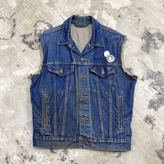 画像1: 【LEVI'S】DECORATIVE CUSTOM DENIM VEST / Mens L (1)