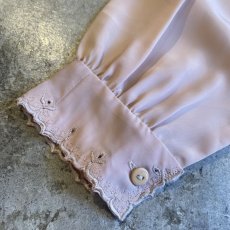 画像7: PINK BEIGE COLOR EMBROIDERY DESIGN L/S SHIRT / Ladies M (7)