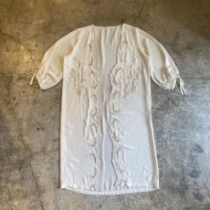 画像1: WHITE COLOR EMBROIDERY DESIGN GOWN / Ladies M (1)