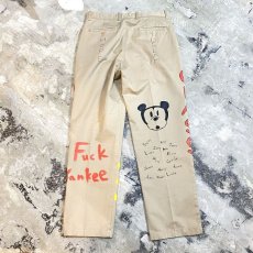 画像2: HAND PAINTED "CLASS OF XX" CHINO PANTS / W33 (2)