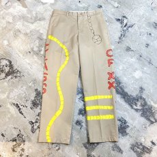 画像1: HAND PAINTED "CLASS OF XX" CHINO PANTS / W33 (1)