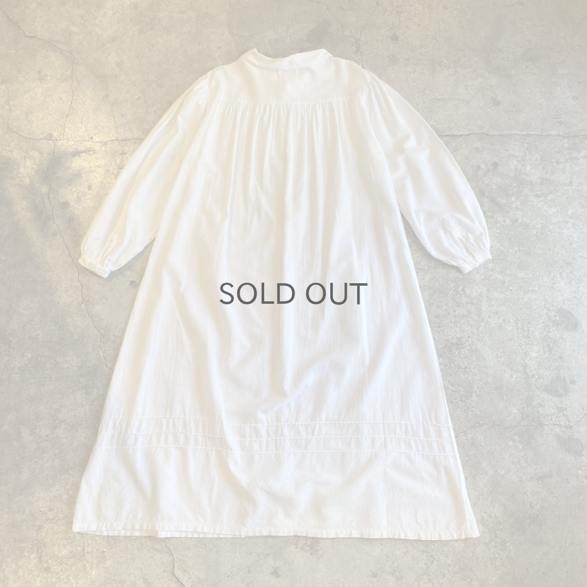 画像2: OLD FLORAL EMBROIDERY COTTON ONE-PIECE / Ladies M (2)