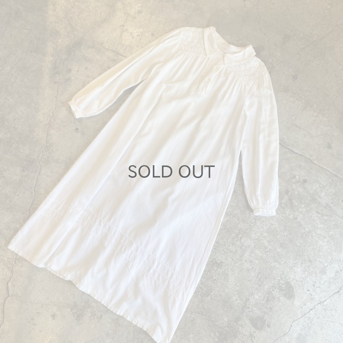 画像4: OLD FLORAL EMBROIDERY COTTON ONE-PIECE / Ladies M (4)