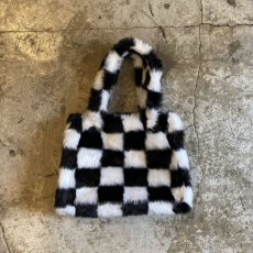 画像2: CHECKER FLAG PATTERN FUR HAND BAG (2)