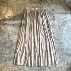 画像2: PALE TONE RANDOMLY PLEATED DESIGN SKIRT / W25~W33 (2)