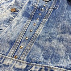 画像6: 【LEVI'S】CUSTOM PATCH & STUDS DENIM VEST / Mens L (6)