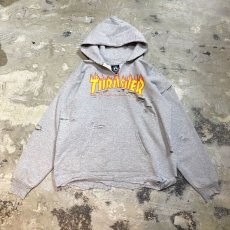 画像1: 【THRASHER】LOGO PRINTED DAMAGE SWEAT HOODIE / Mens M (1)