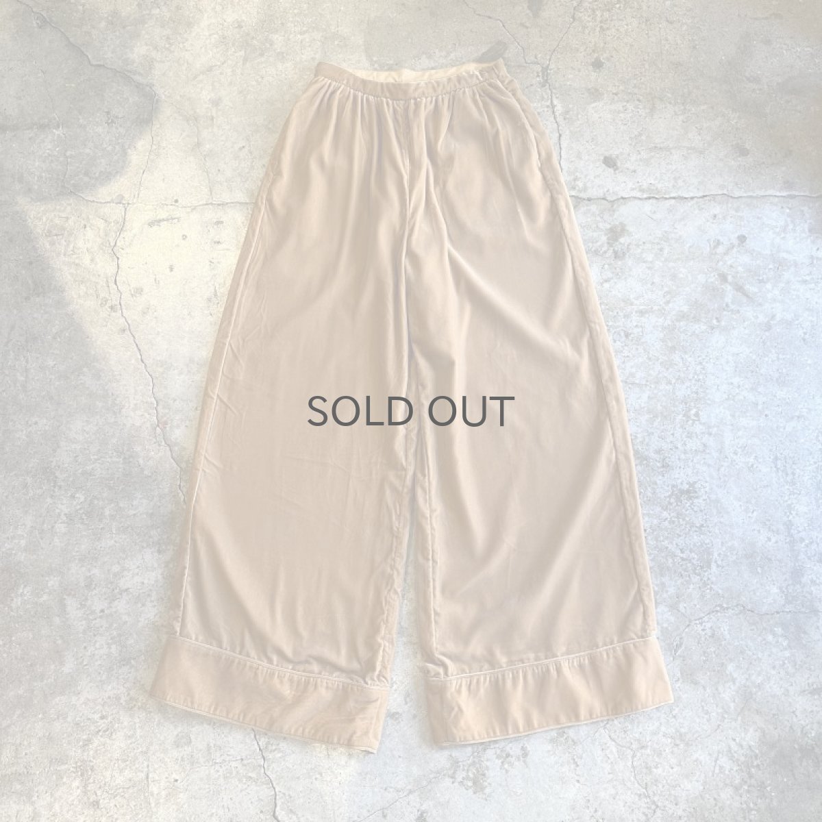 画像1: CAMEL COLOR VOLUME WIDE DESIGN HI WAIST VELVET PANTS /W20~W25 (1)