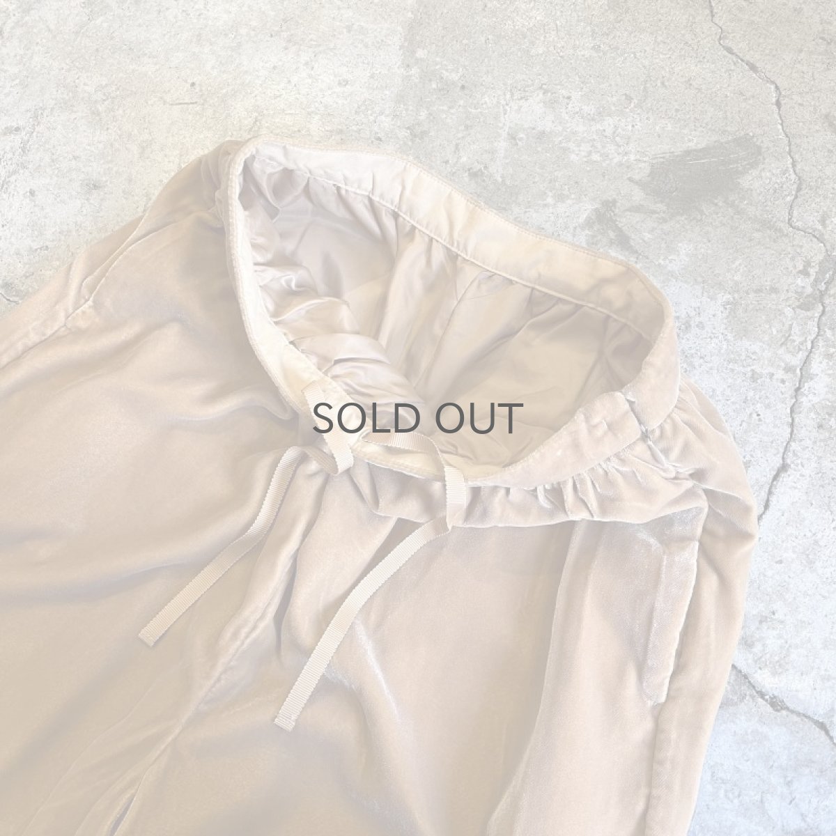 画像10: CAMEL COLOR VOLUME WIDE DESIGN HI WAIST VELVET PANTS /W20~W25 (10)