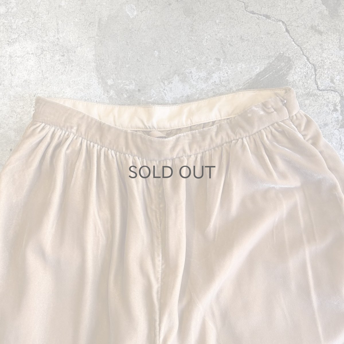 画像6: CAMEL COLOR VOLUME WIDE DESIGN HI WAIST VELVET PANTS /W20~W25 (6)