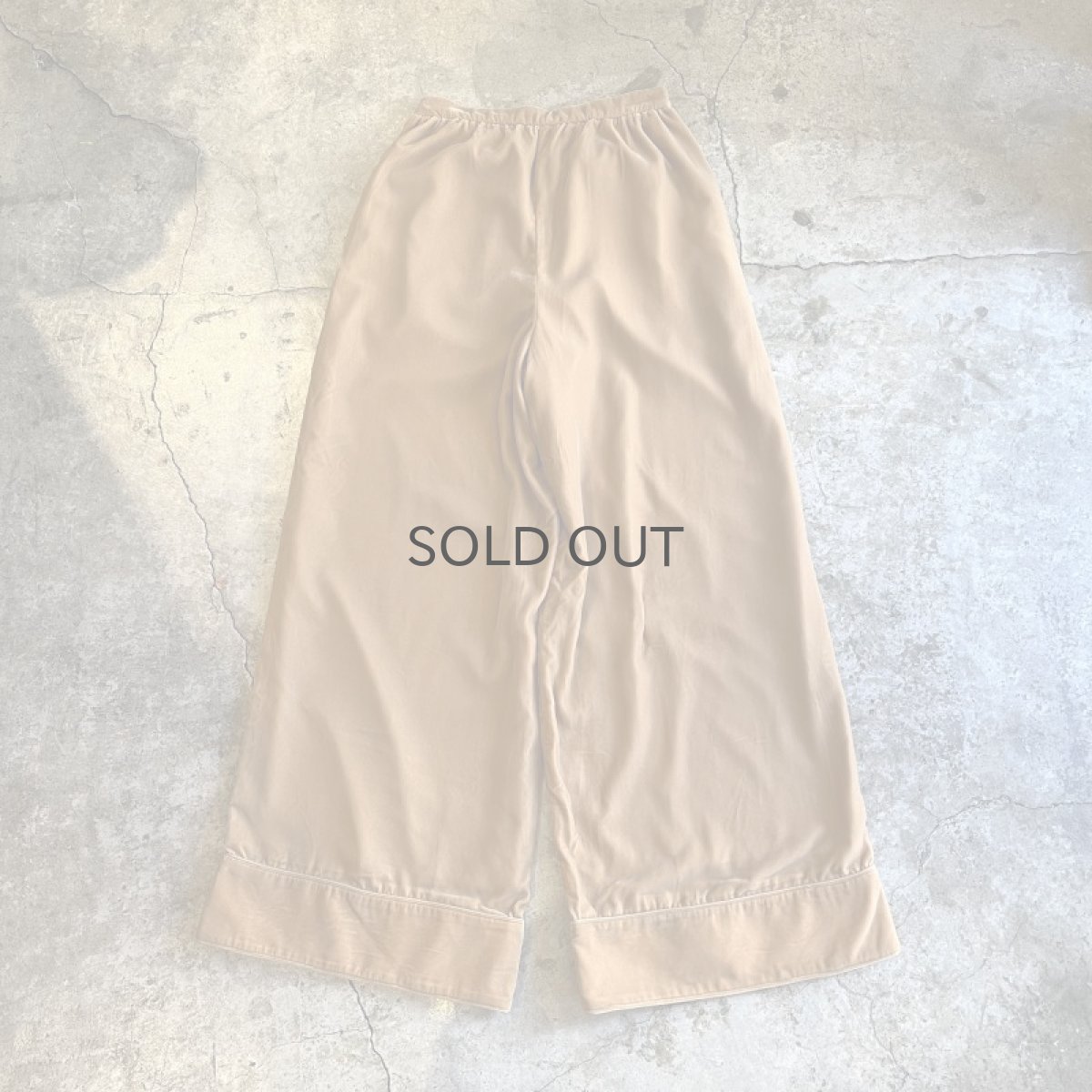 画像2: CAMEL COLOR VOLUME WIDE DESIGN HI WAIST VELVET PANTS /W20~W25 (2)