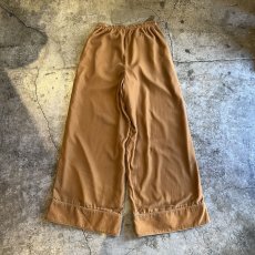 画像2: CAMEL COLOR VOLUME WIDE DESIGN HI WAIST VELVET PANTS /W20~W25 (2)