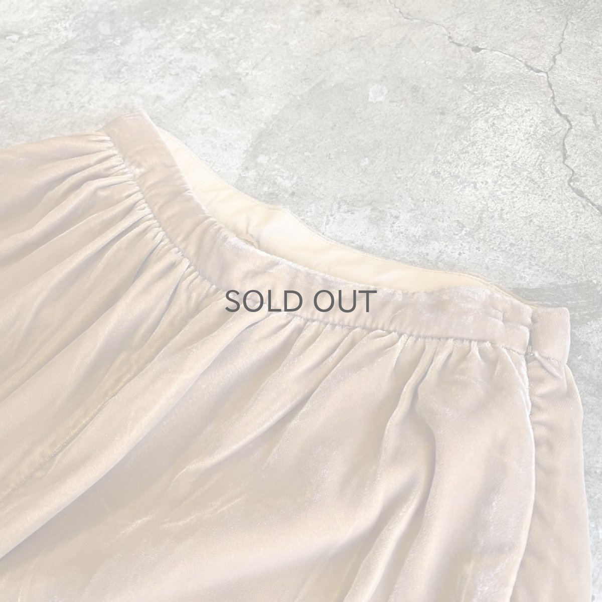 画像9: CAMEL COLOR VOLUME WIDE DESIGN HI WAIST VELVET PANTS /W20~W25 (9)