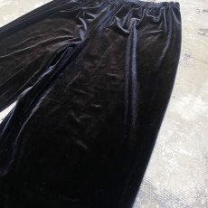 画像4: BLACK COLOR DESIGN VELOUR PANTS / W26~ (4)
