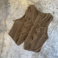 画像4: PATCHWORK CROCHET DESIGN BROWN COLOR SUEDE LEATHER VEST / Ladies M (4)