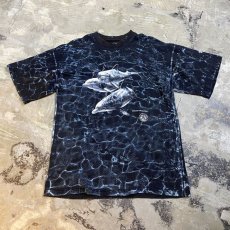 画像1: UNDERWATER DOLPHIN PRINTED PATTERN S/S TEE / Mens L (1)