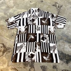 画像1: VARIOUS ANIMAL PATTERN STRIPE S/S SHIRT / Mens L (1)