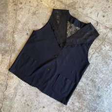 画像4: AROUND THE SHOULDER LACE DESIGN VEST / Ladies M (4)