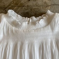 画像8: WHITE COLOR PLEATS DESIGN FRILL NECK S/S TOPS / Ladies M (8)