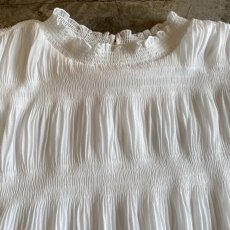 画像5: WHITE COLOR PLEATS DESIGN FRILL NECK S/S TOPS / Ladies M (5)