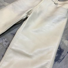 画像4: IVORY COLOR LEATHER STRAIGHT SILHOUETTE PANTS / W29 (4)