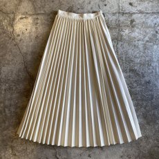 画像1: FAUX LEATHER DESIGN PLEATS LONG SKIRT / W24 (1)