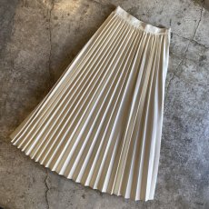 画像4: FAUX LEATHER DESIGN PLEATS LONG SKIRT / W24 (4)