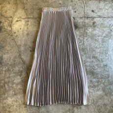 画像2: SILVER COLOR FLARE PLEATS DESIGN SKIRT / W23~W33 (2)