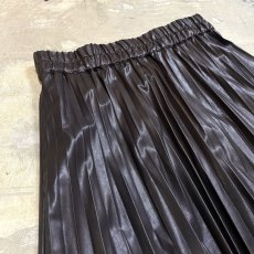 画像3: FAUX LEATHER DARK BROWN COLOR PLEATED SKIRT / W26~W35 (3)