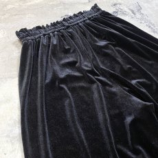 画像9: BLACK COLOR WIDE SILHOUETTE VELVET PANTS / W27~ (9)