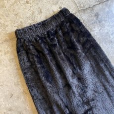 画像3: BLACK COLOR SHAGGY FAUX FUR BACK SLIT SKIRT / W23~W29 (3)