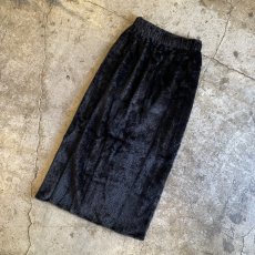 画像4: BLACK COLOR SHAGGY FAUX FUR BACK SLIT SKIRT / W23~W29 (4)