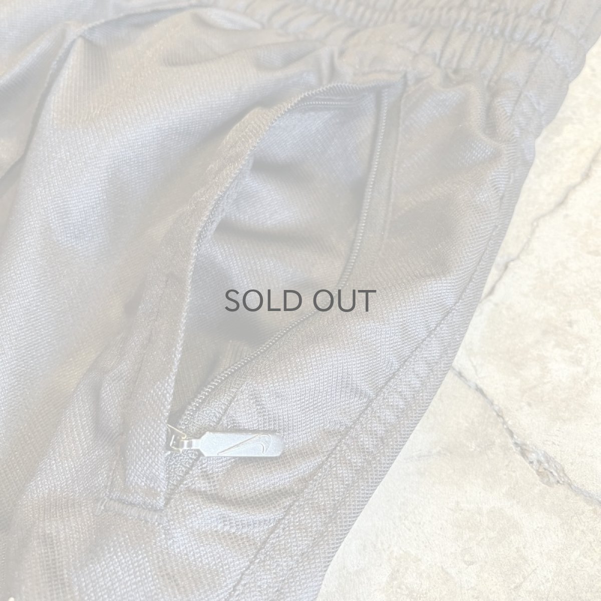 画像8: 【NIKE】POINT EMBROIDERY DESIGN NYLON JOGGER PANTS / W25~W33 (8)