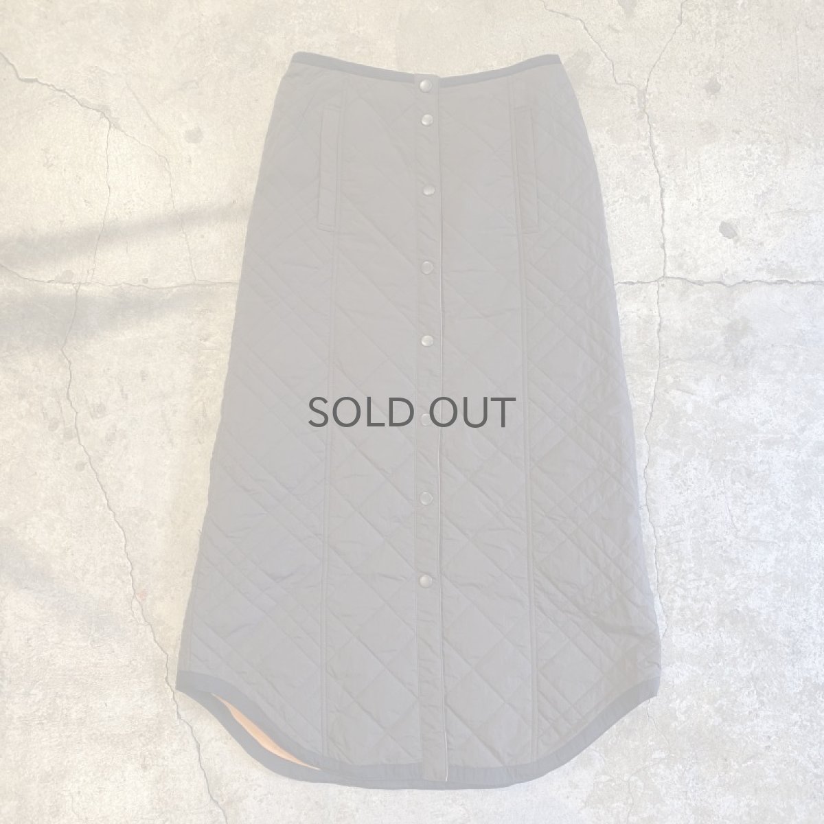 画像3: REVERSIBLE QUILTING FRONT SNAP BUTTON SKIRT / W25~W29 (3)