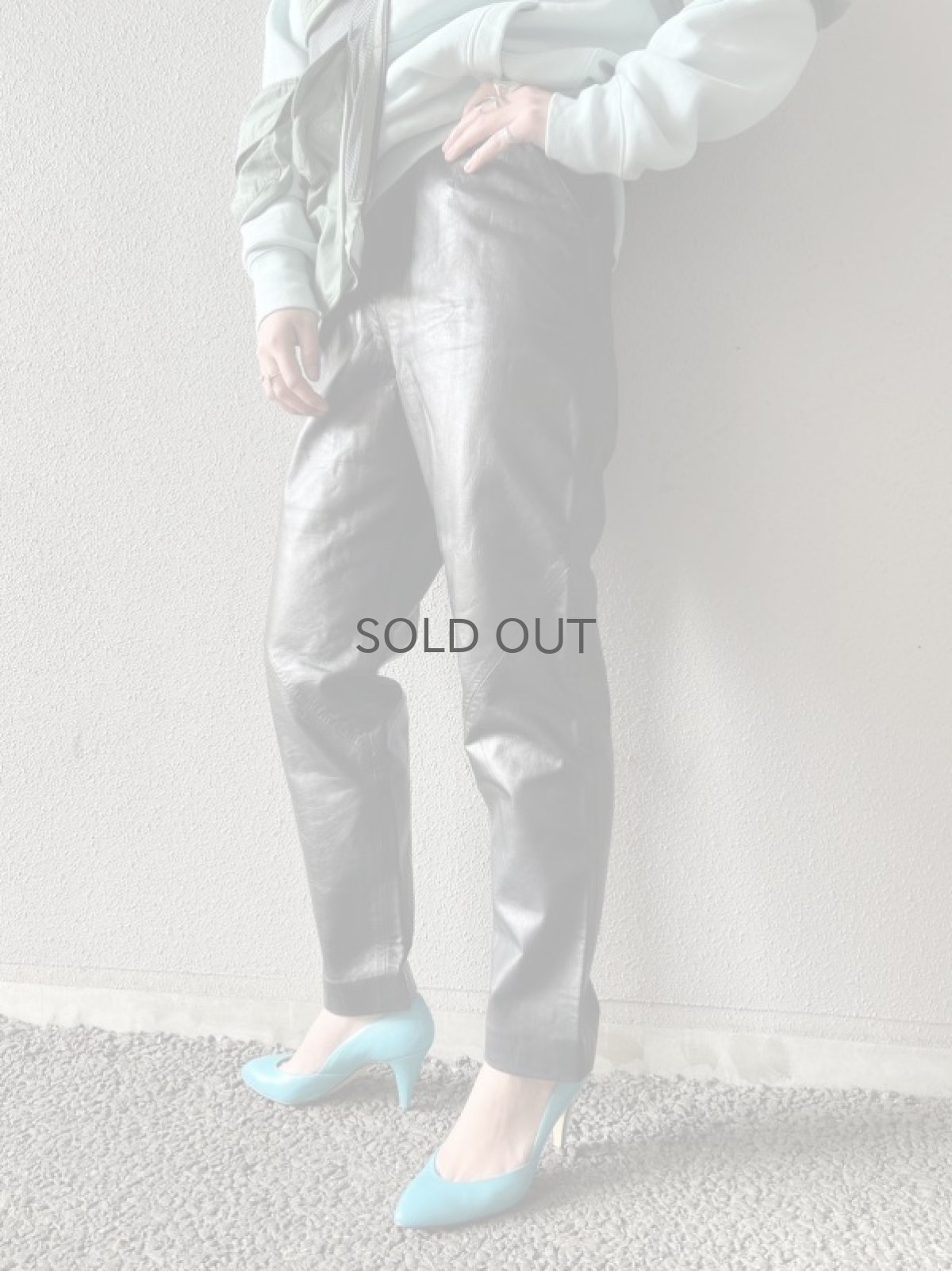 画像11: LEATHER BLACK COLOR SIDE ELASTIC WAIST DESIGN TAPERED PANTS / W22~W26 (11)